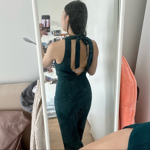 Teal halter jumpsuit - Picture 2 of 4
